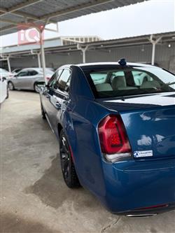 کرایسلەر 300